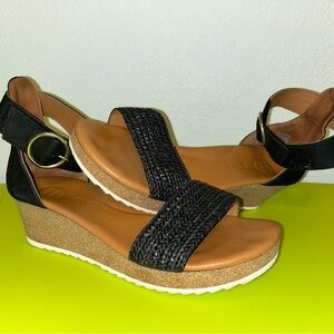 Paul Green Wedge Sandals